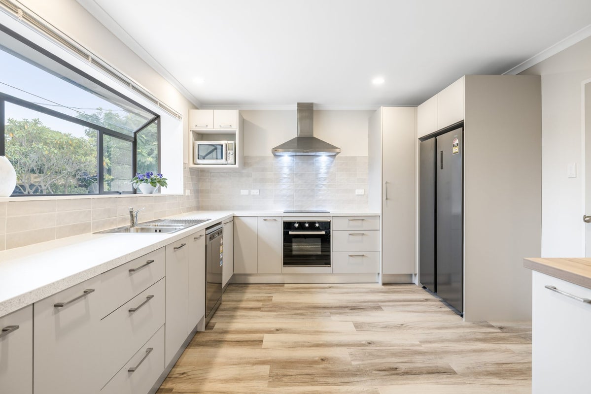 121 Prestons Road, Redwood, Christchurch - Carousel 2