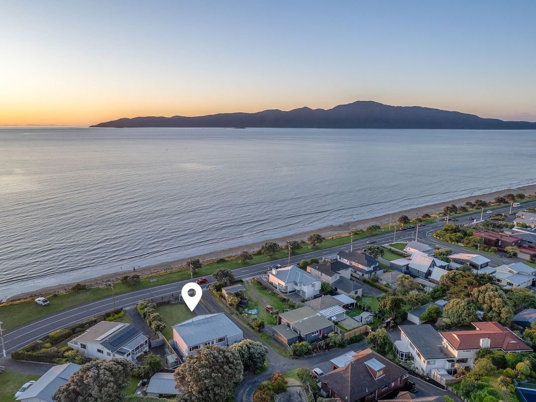 104 Marine Parade, Paraparaumu Beach, Paraparaumu - Carousel 21