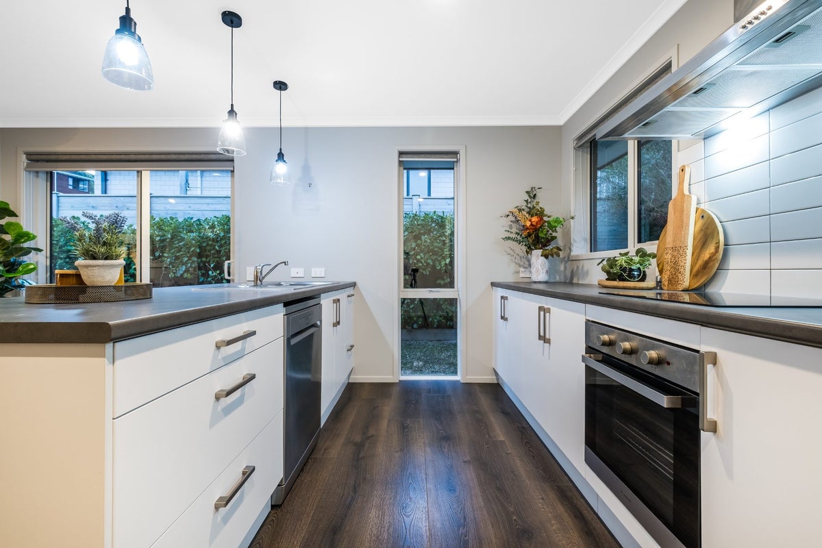 34 Mooring Close, Whitby, Porirua - Carousel 2