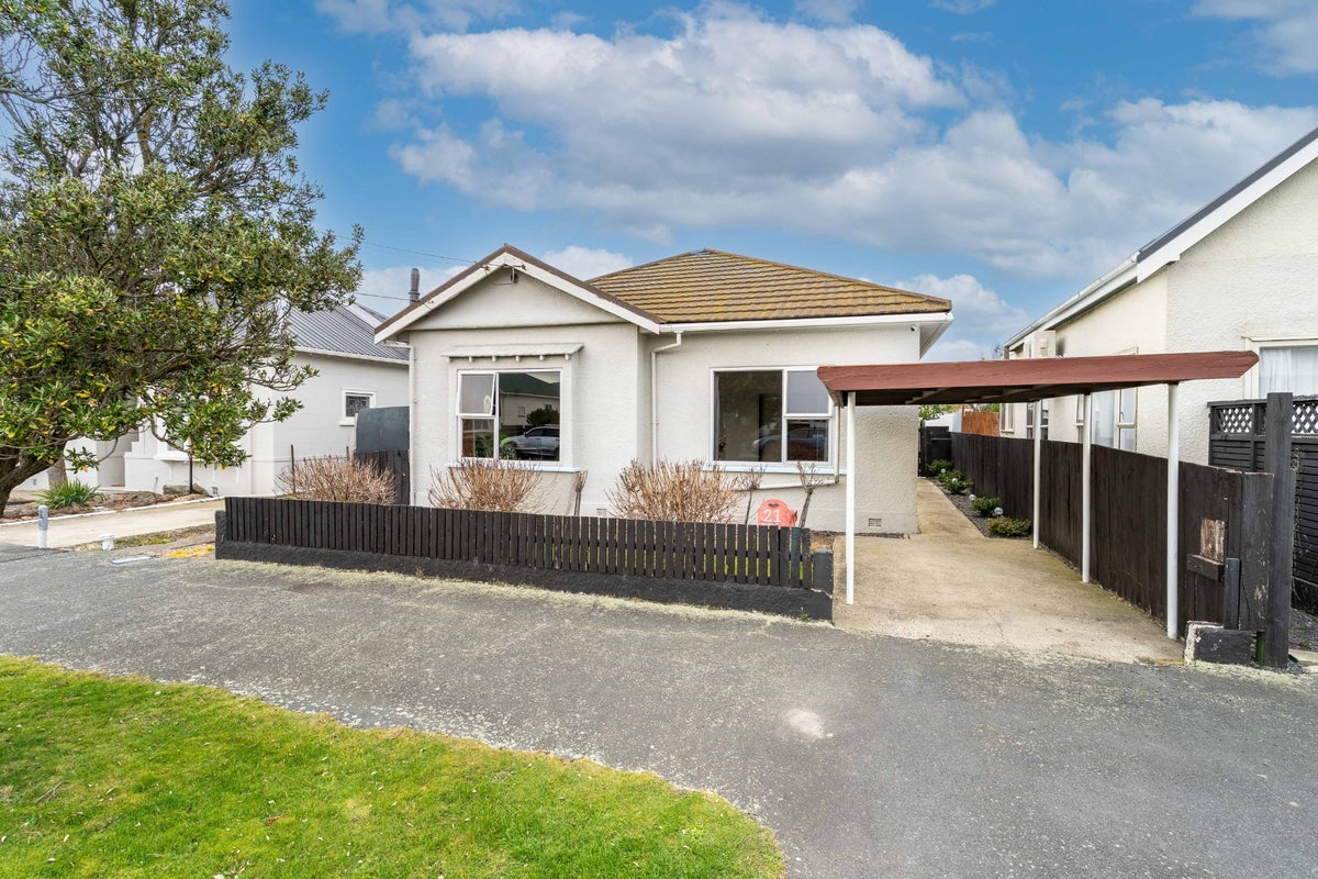 21 Council Street, Saint Kilda, Dunedin - Carousel 1