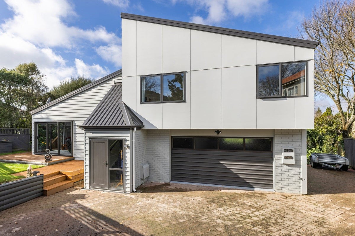 18A Masters Avenue, Hillcrest, Hamilton - Carousel 1
