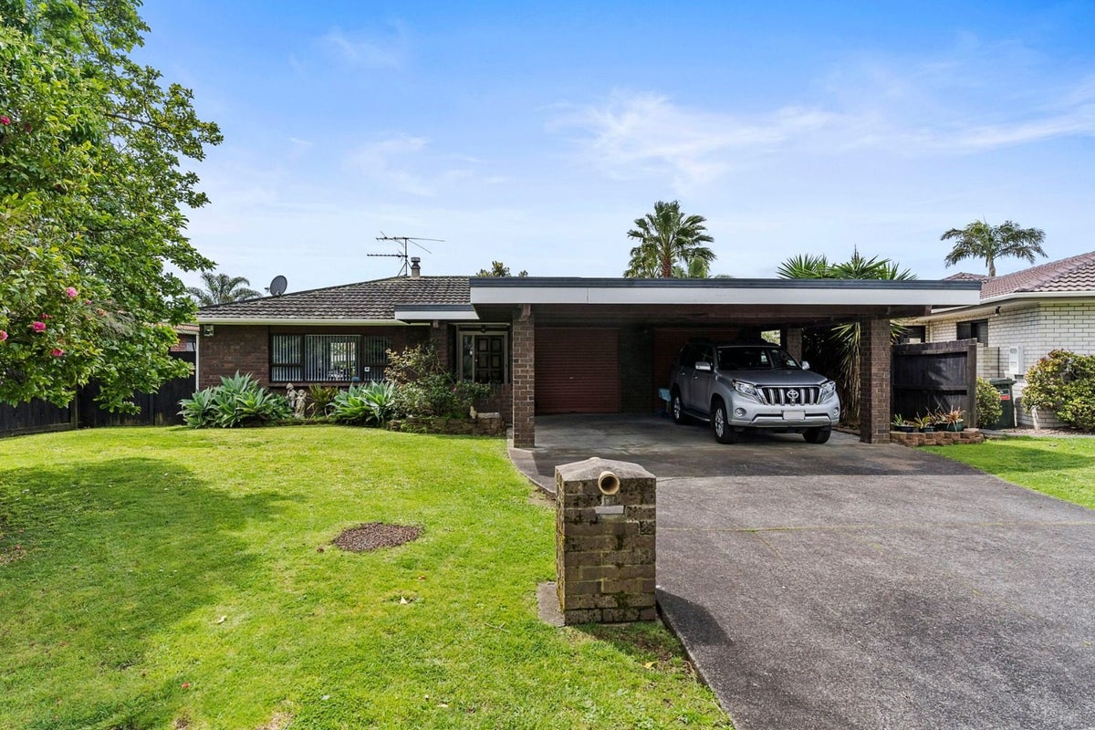 41 Lakeside Drive, Pahurehure, Papakura - Carousel 1