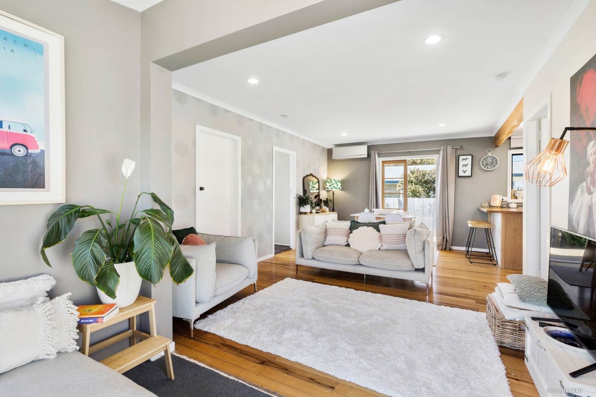 42A Martyn street, Waiuku, Auckland - Carousel 1