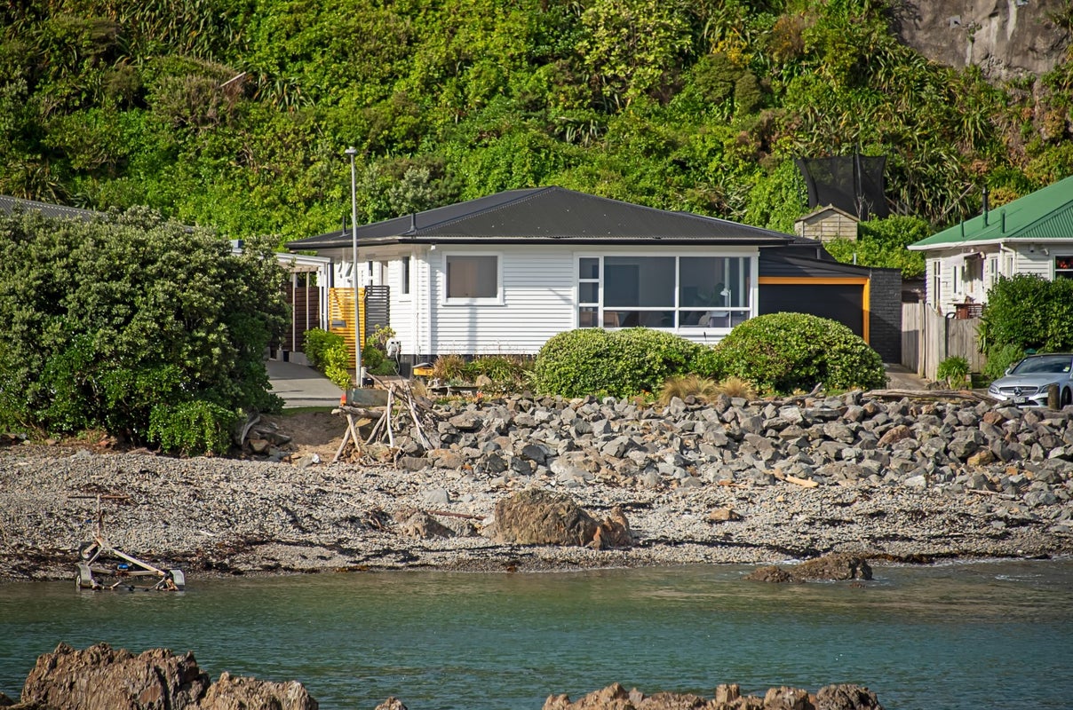 87 Breaker Bay Road, Breaker Bay, Wellington - Carousel 1