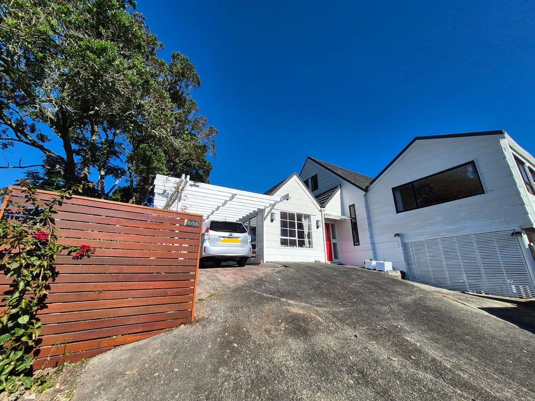2/50 Nor'east Drive, Northcross, Auckland - Carousel 1