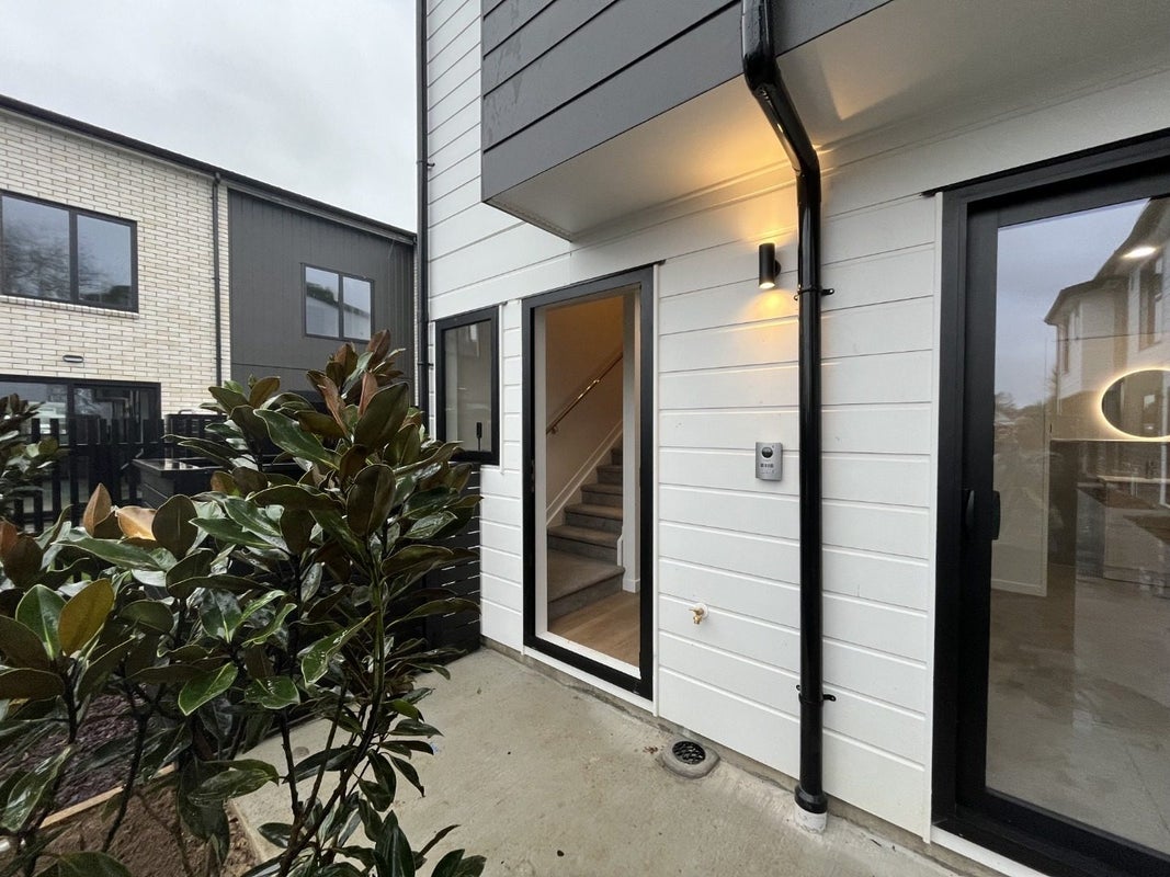 8 Wilmshurst Avenue, Papatoetoe, Auckland - Carousel 13