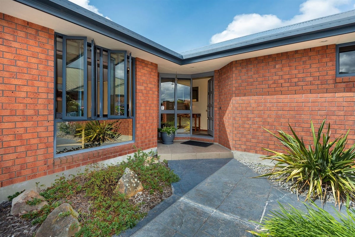 9 Blue Gum Place, New Brighton, Christchurch - Carousel 24