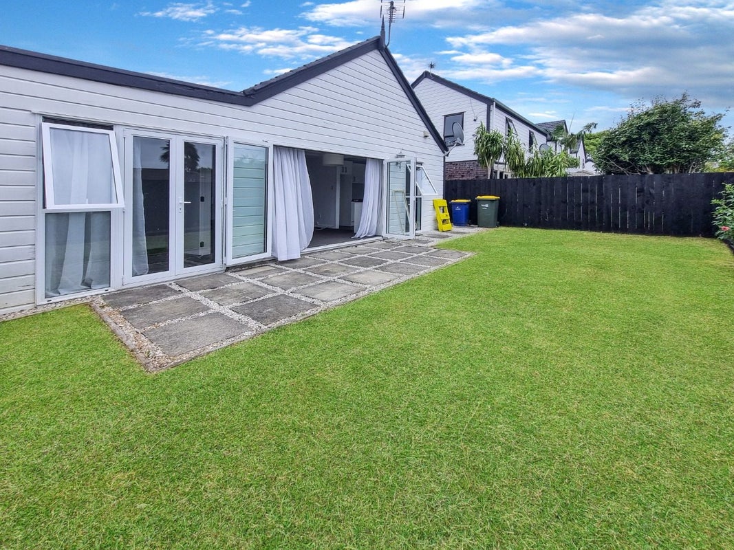 5/7 Koromiko Street, New Lynn, Auckland - Carousel 1