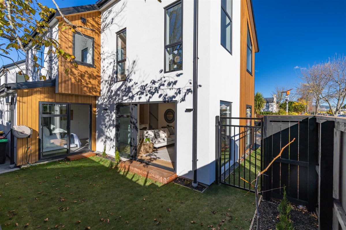 1/128 Bishop Street, St Albans, Christchurch - Carousel 2
