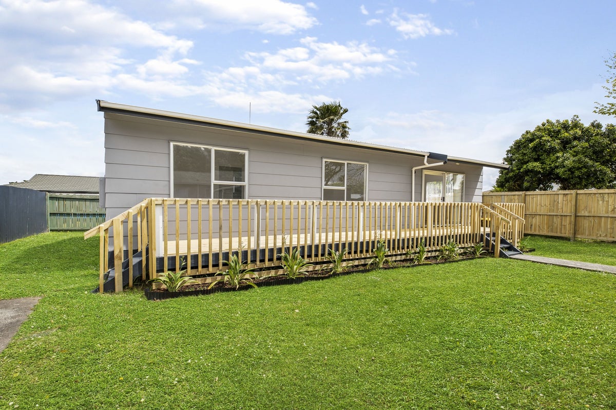 2/11 Justamere Place, Weymouth, Auckland - Carousel 2
