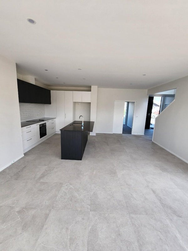 40 Kahawairahi Drive, Beachlands, Auckland - Carousel 1