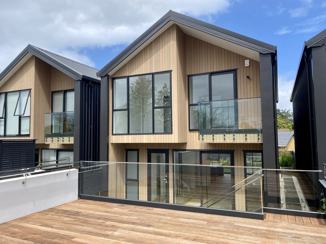 5 He Ana Way, Mount Albert, Auckland - Carousel 1