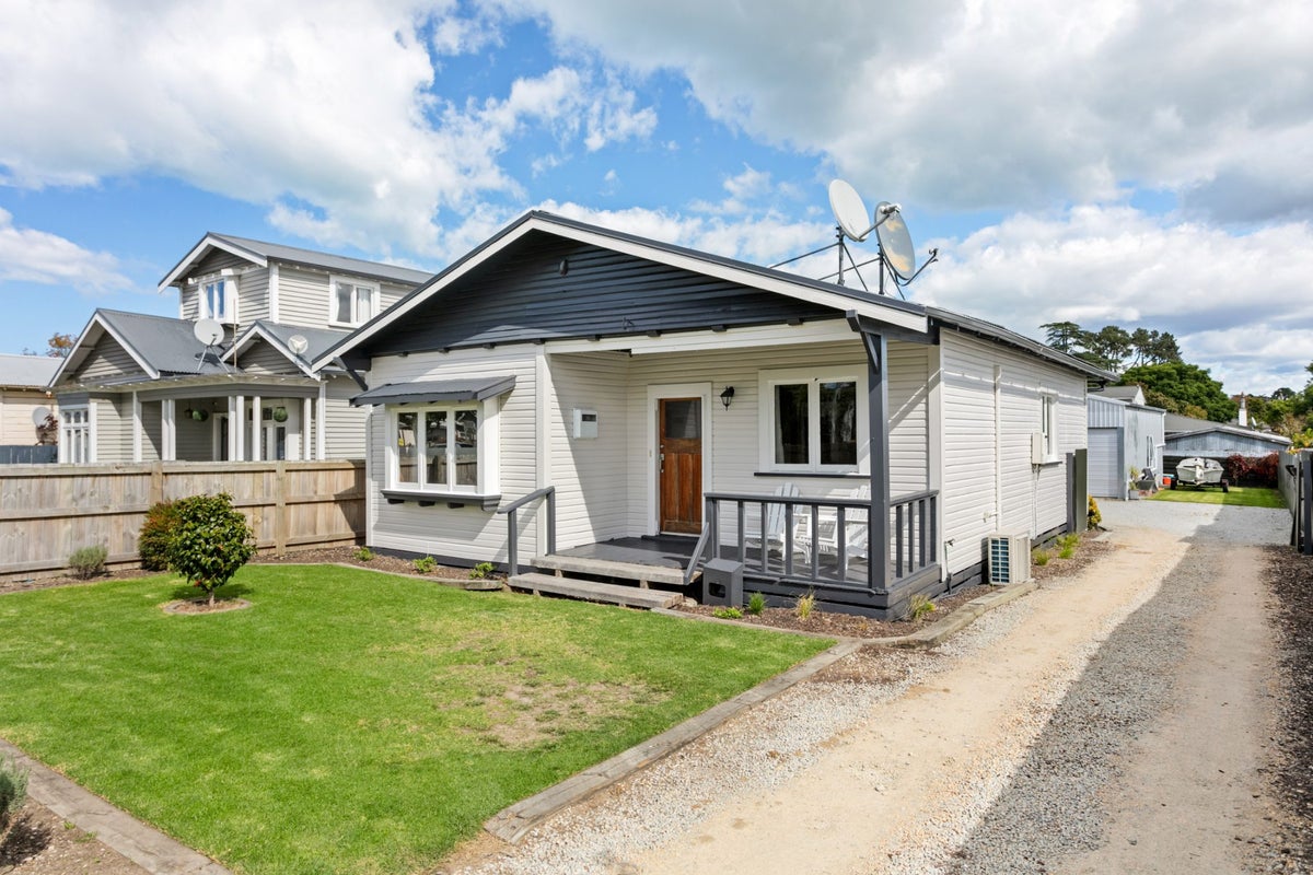 142 Ormond Road, Whataupoko, Gisborne - Carousel 2