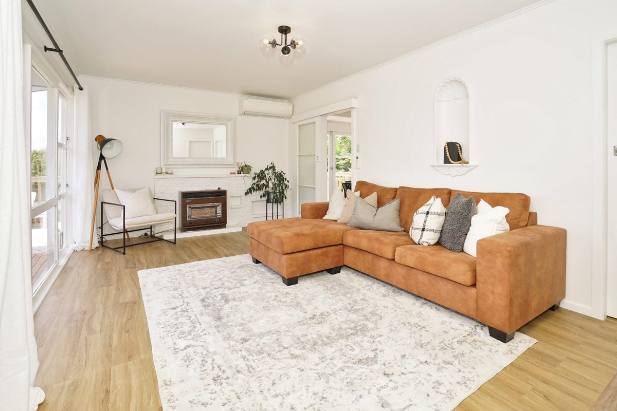 32 Resthill Crescent, Glenview, Hamilton - Carousel 2