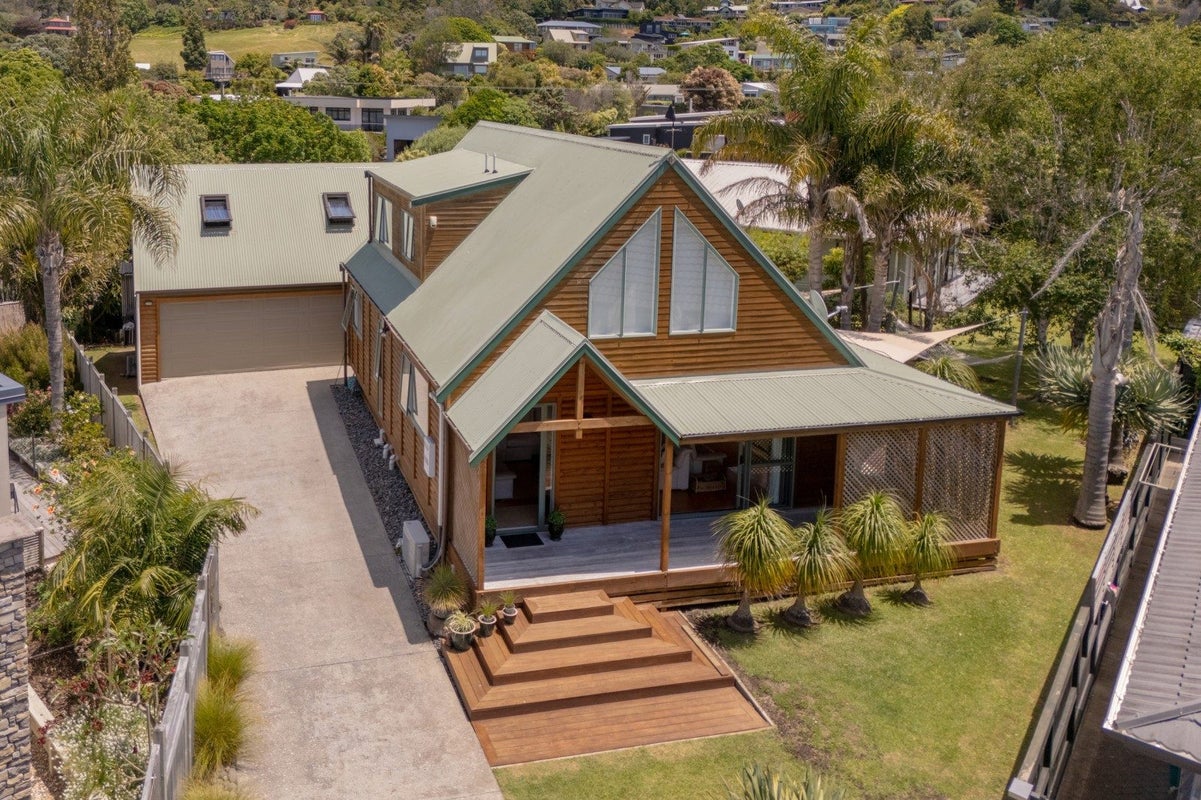12 Cathedral Court, Hahei, Whitianga - Carousel 1