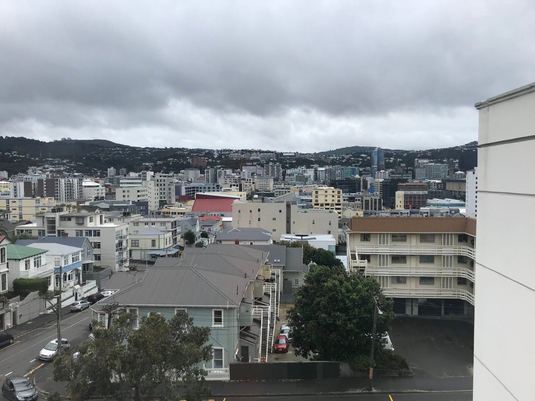 8/1 Earls Terrace, Mount Victoria, Wellington - Carousel 8