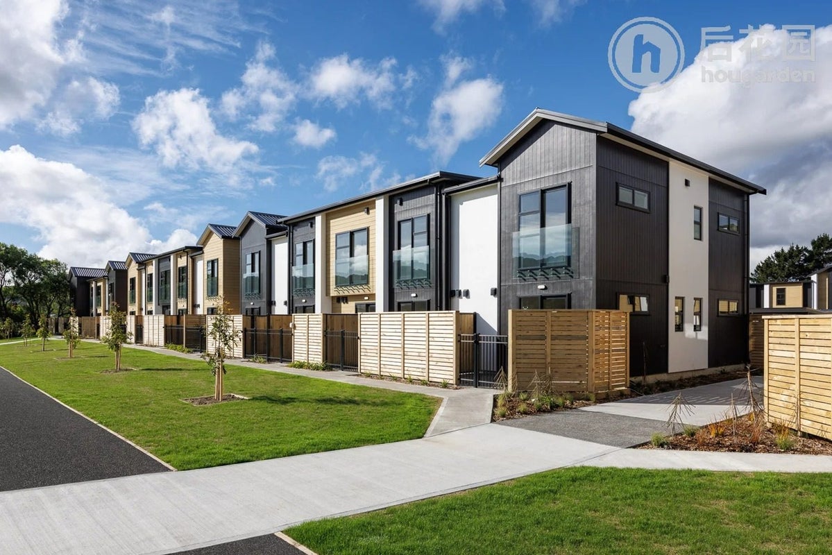 21 Te Ara o Papatahi, Wainuiomata, Lower Hutt - Carousel 2