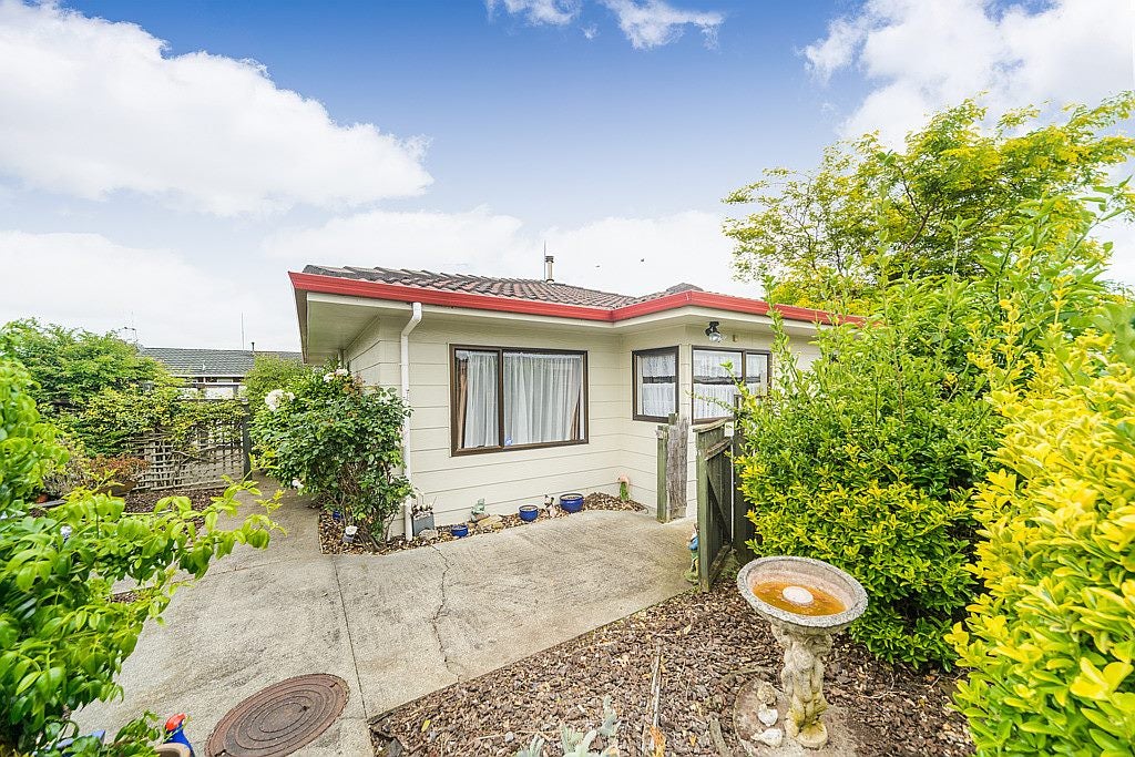 58 Geraldine Crescent, Cloverlea, Palmerston North - Carousel 2