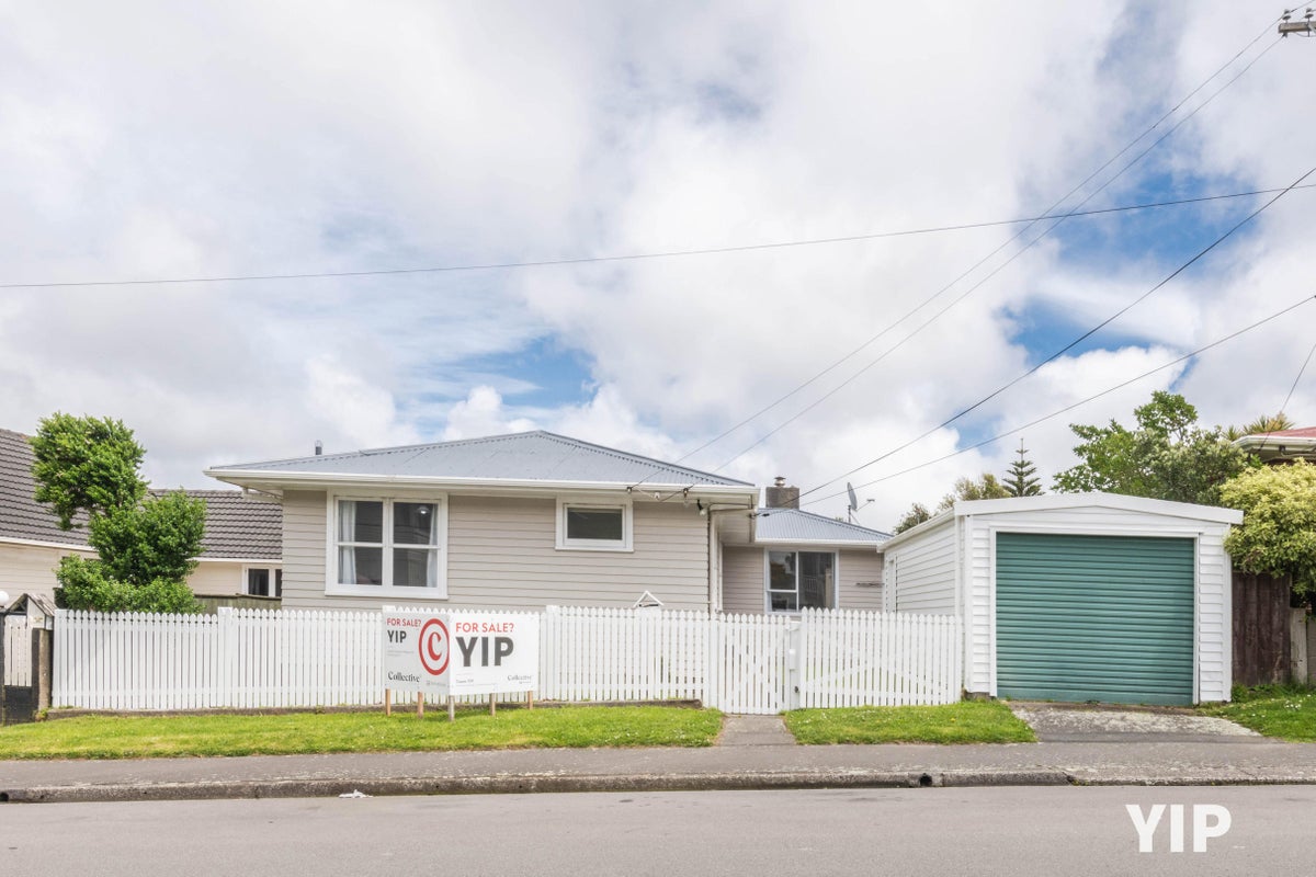 17 Baylands Drive, Newlands, Wellington - Carousel 1