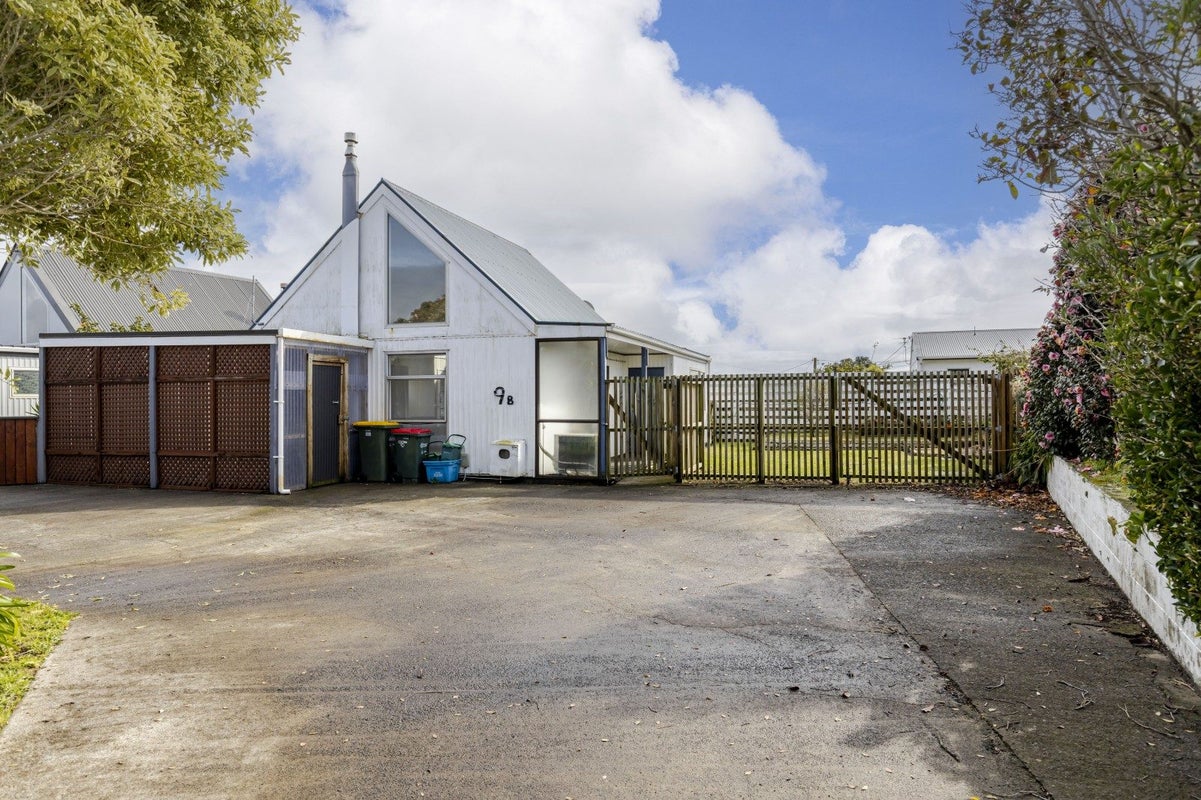 1/9 Brierley Place, Marfell, New Plymouth - Carousel 1