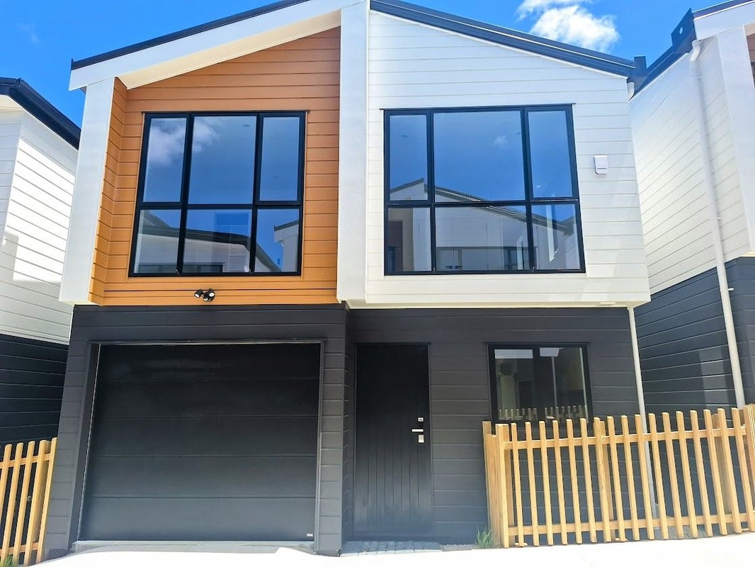 108C Taikata Road, Te Atatu Peninsula, Auckland - Carousel 1