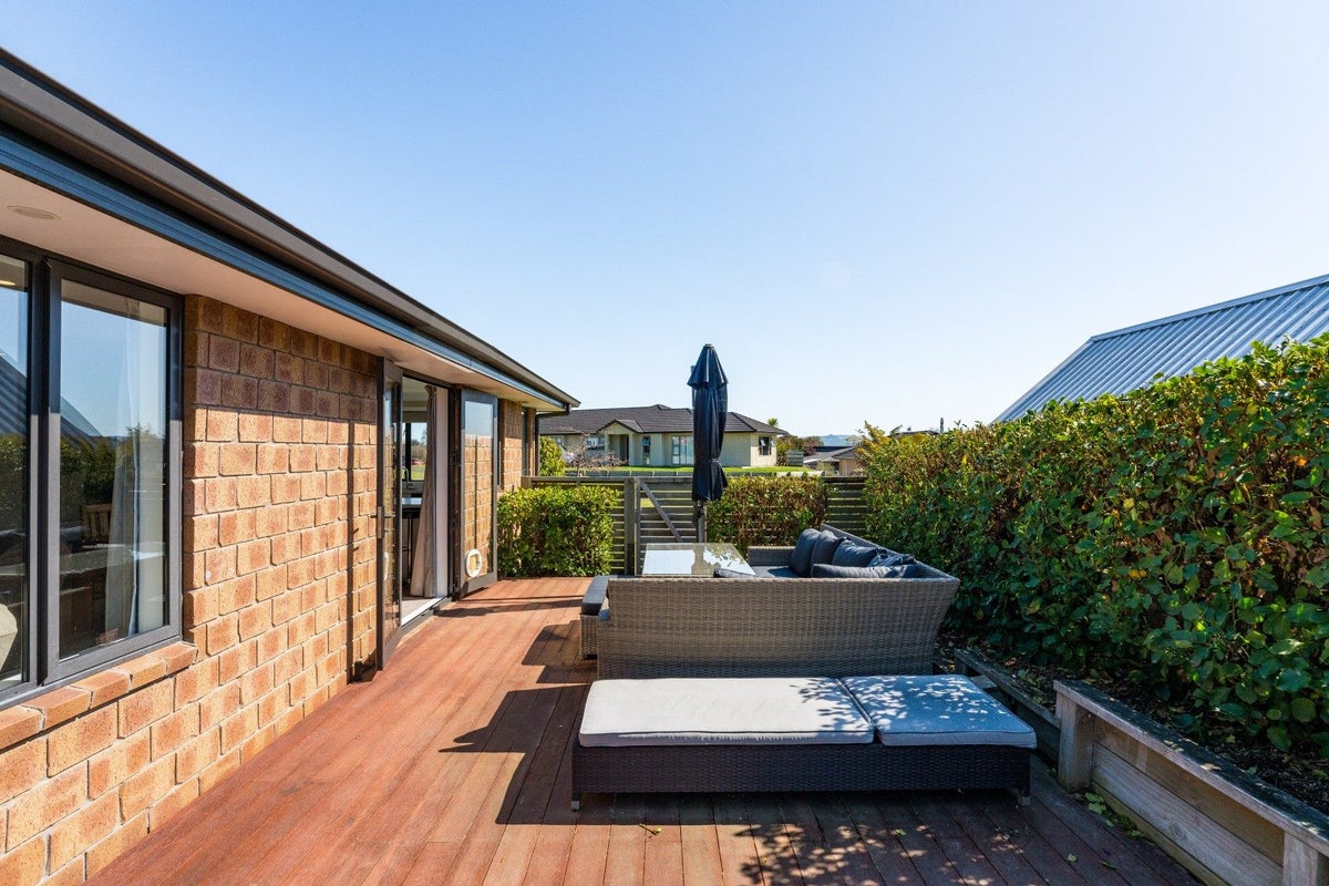 3 Brompton Close, Richmond Heights, Taupo - Carousel 1