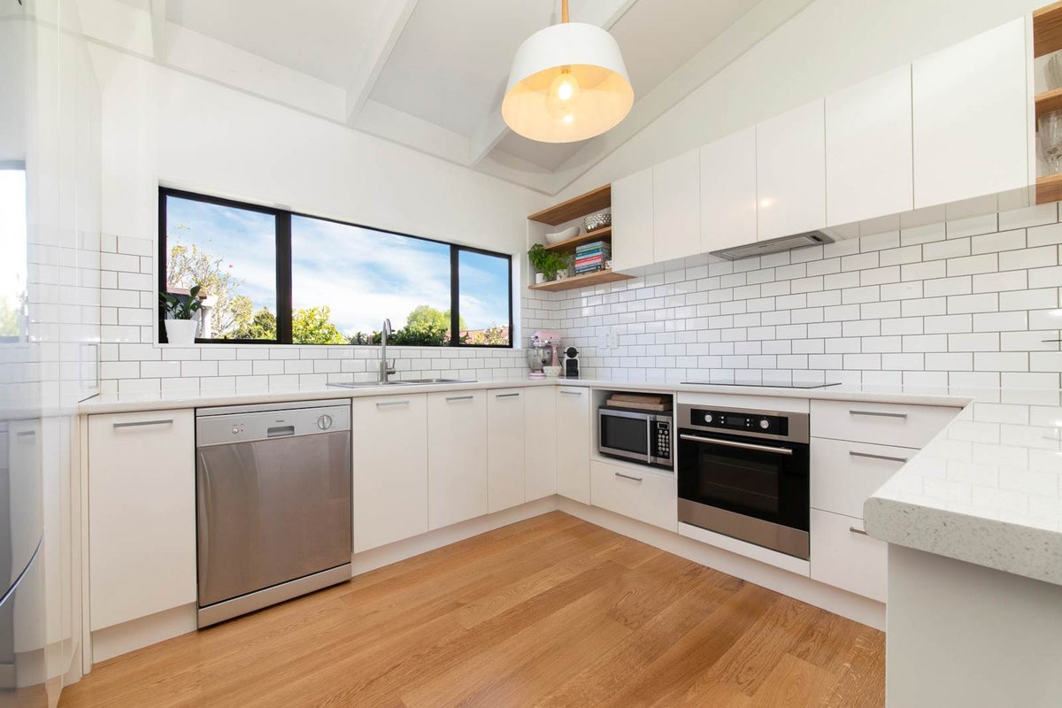 1/16 Koromiko Street, New Lynn, Auckland - Carousel 2