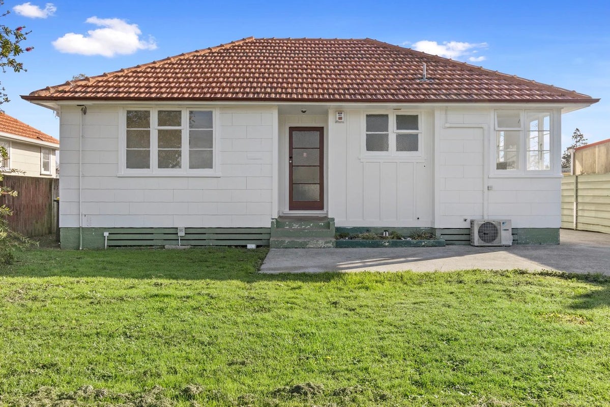 35 Paul Crescent, Fairfield, Hamilton - Carousel 1