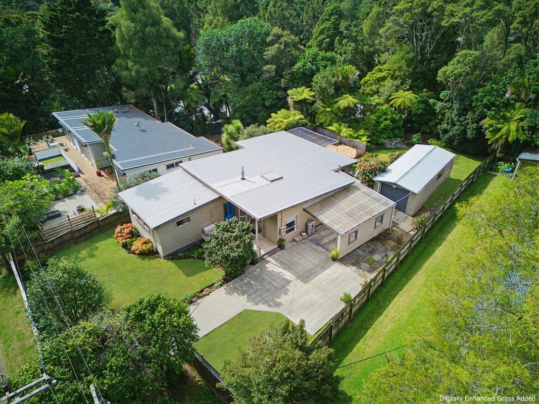 21 Sylvan Valley Avenue, Titirangi, Auckland - Carousel 2