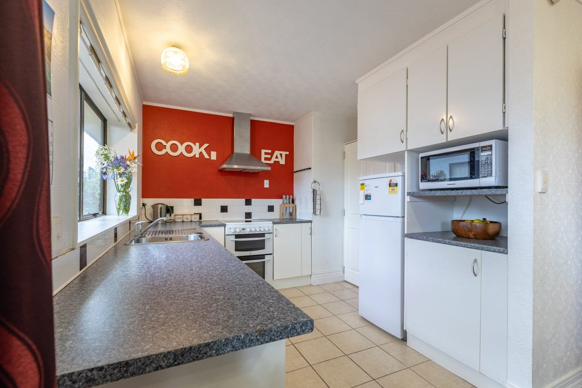 458 Tremaine Avenue, Takaro, Palmerston North - Carousel 2