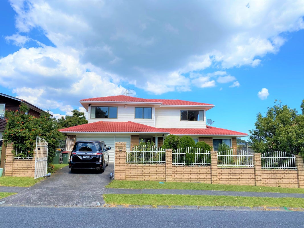 16 Oliver Twist Avenue, Mellons Bay, Auckland - Carousel 1