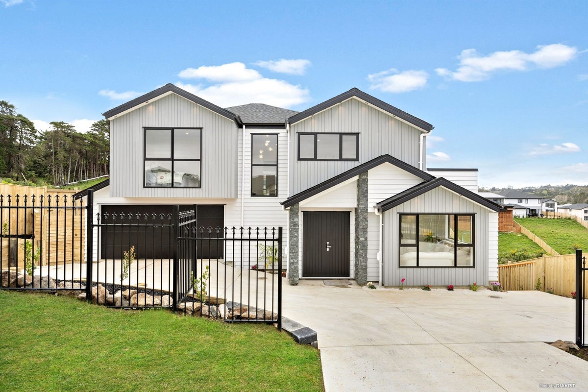 7 Crows Road, Swanson, Auckland - Carousel 1