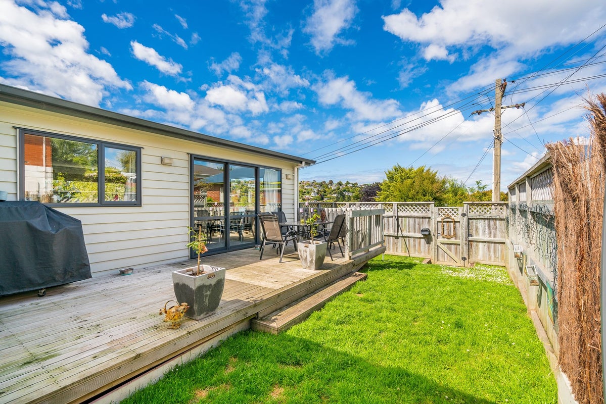 8 Ayr Street, Kaikorai, Dunedin - Carousel 1