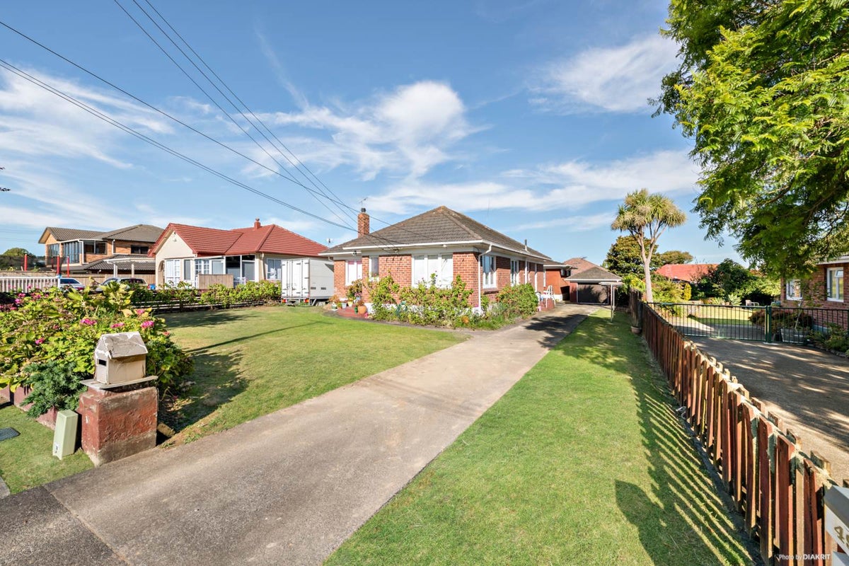 49 Central Avenue, Papatoetoe, Auckland - Carousel 1