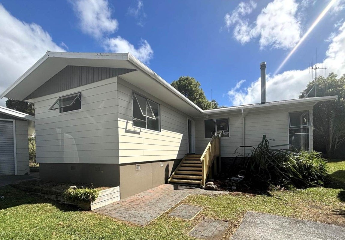 33 Paramount Parade, Tikipunga, Whangarei - Carousel 1