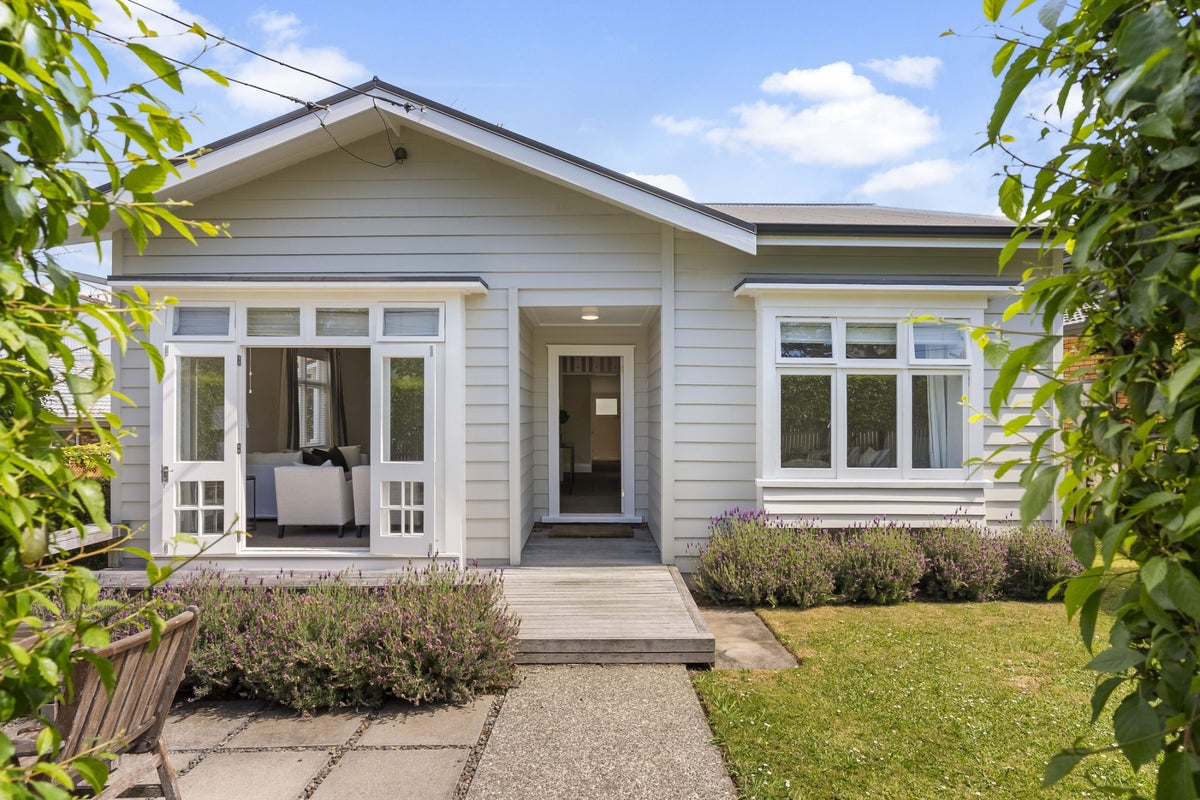 8 Torrance Street, Epsom, Auckland - Carousel 1