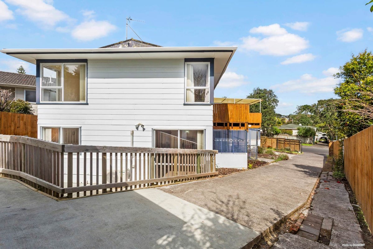 4 Cunliffe Place, Glenfield, Auckland - Carousel 2