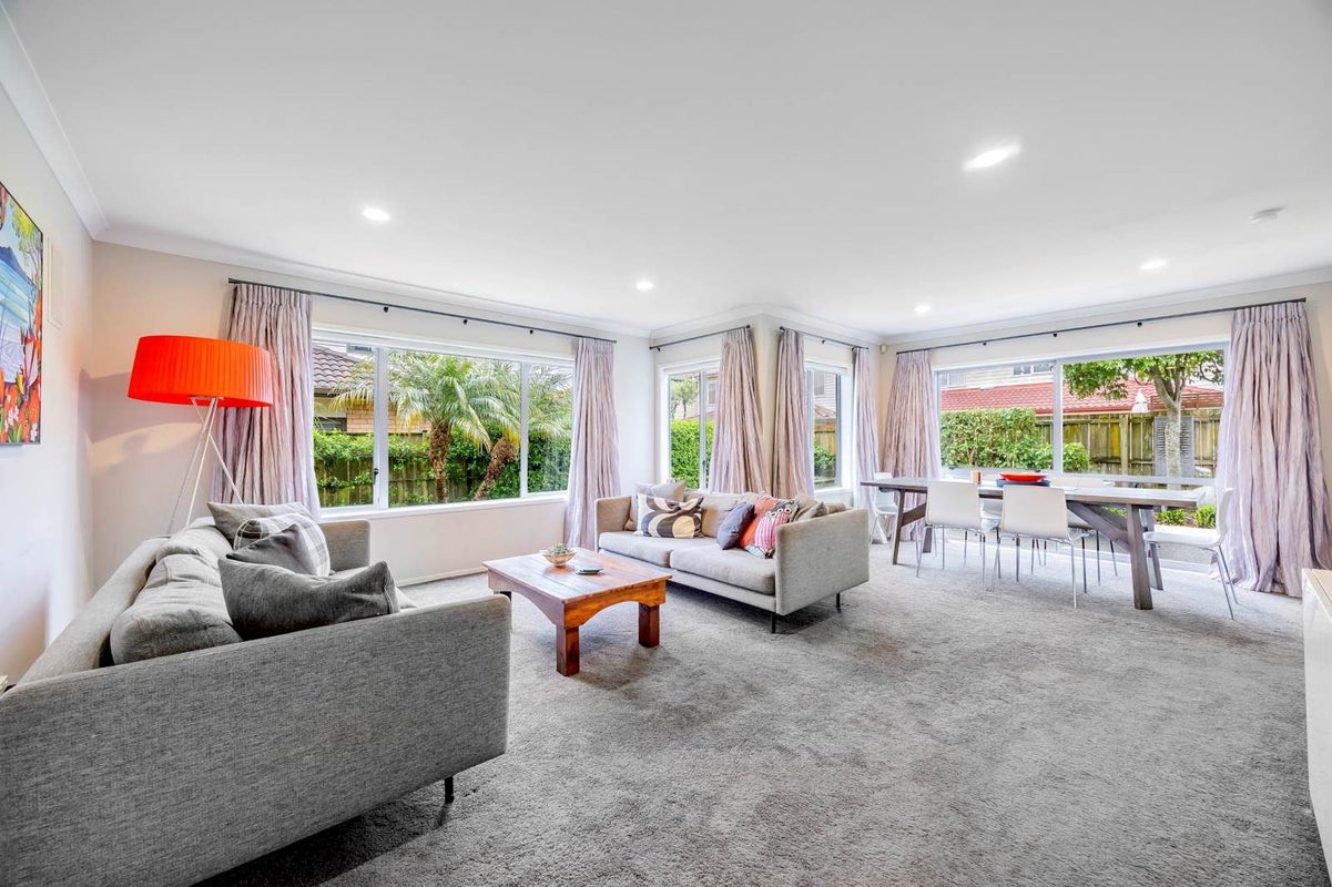 29 Kestev Drive, Flat Bush, Auckland - Carousel 2
