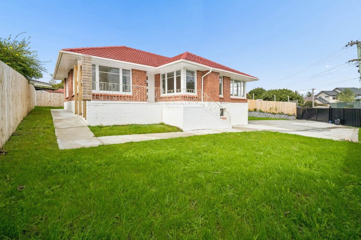 2 Fowlds Avenue, Sandringham, Auckland - Carousel 2