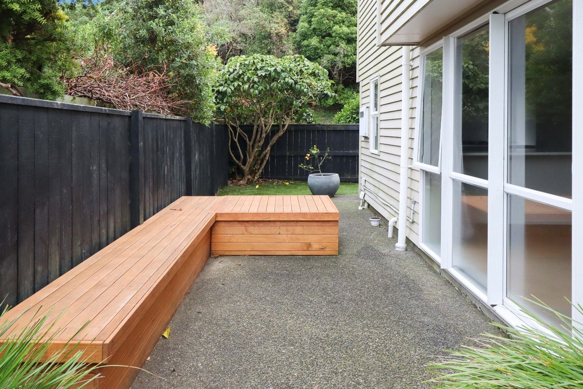 2/97A Waikowhai Street, Ngaio, Wellington - Carousel 11