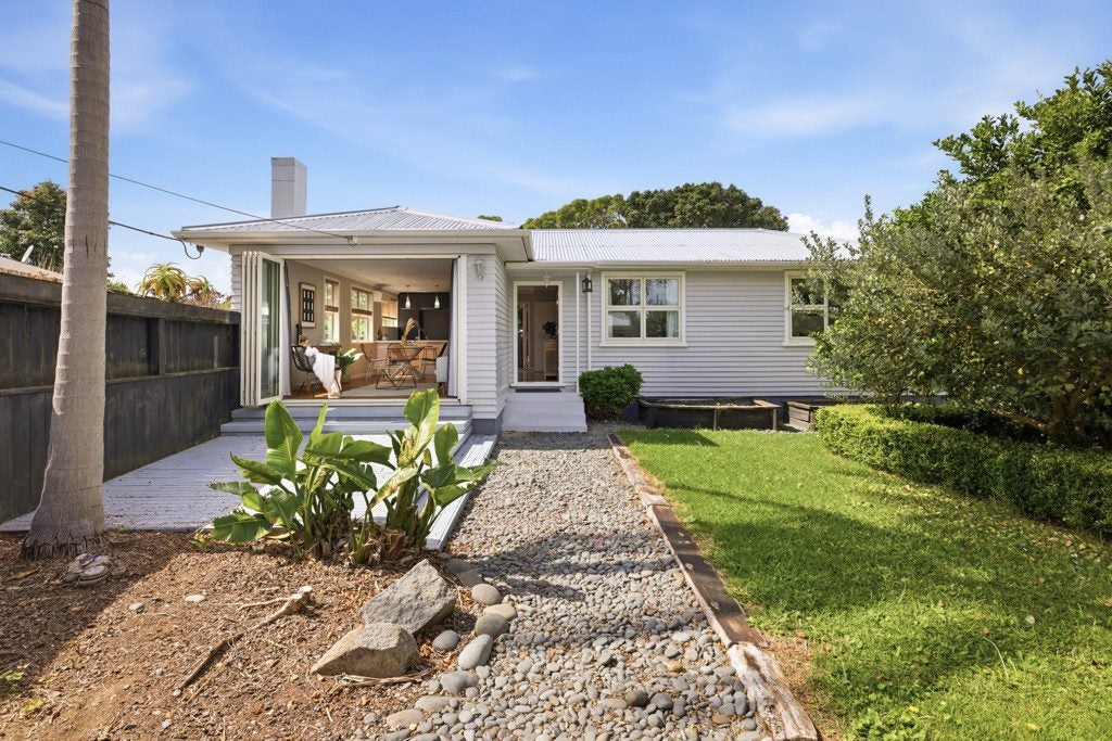 46A Hall Road, Matua, Tauranga - Carousel 1