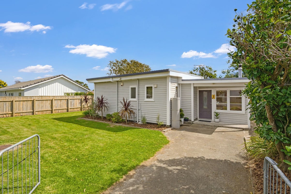 1 Te Kupe Road, Paraparaumu Beach, Paraparaumu - Carousel 1