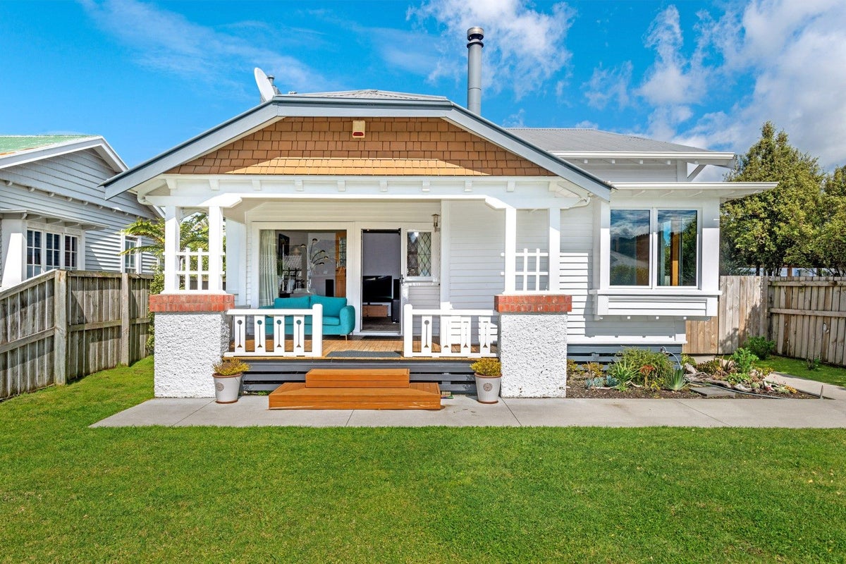 262 Clifford Street, Whataupoko, Gisborne - Carousel 1
