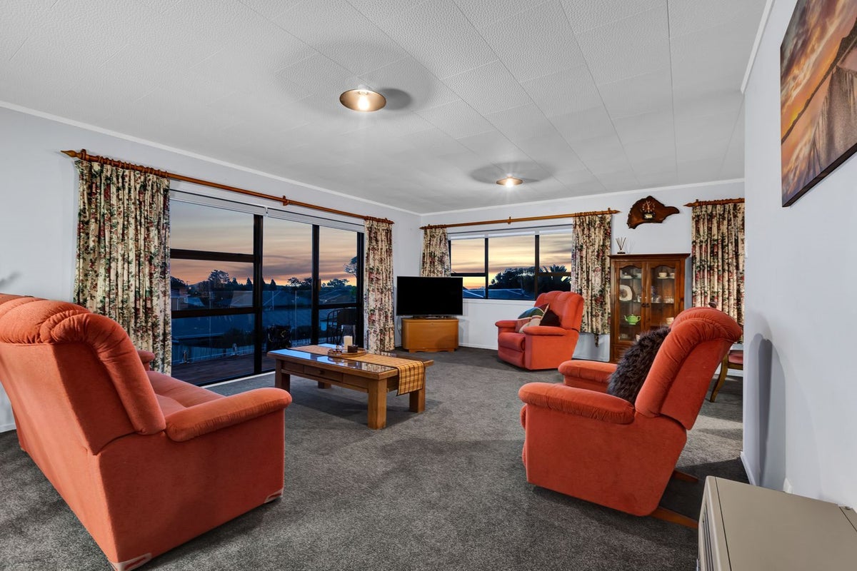 103D Barrett Road, Whalers Gate, New Plymouth - Carousel 1