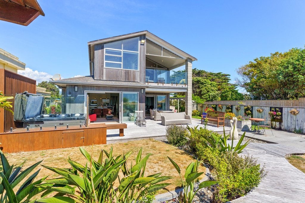 131 Manly Street, Paraparaumu Beach, Paraparaumu - Carousel 2