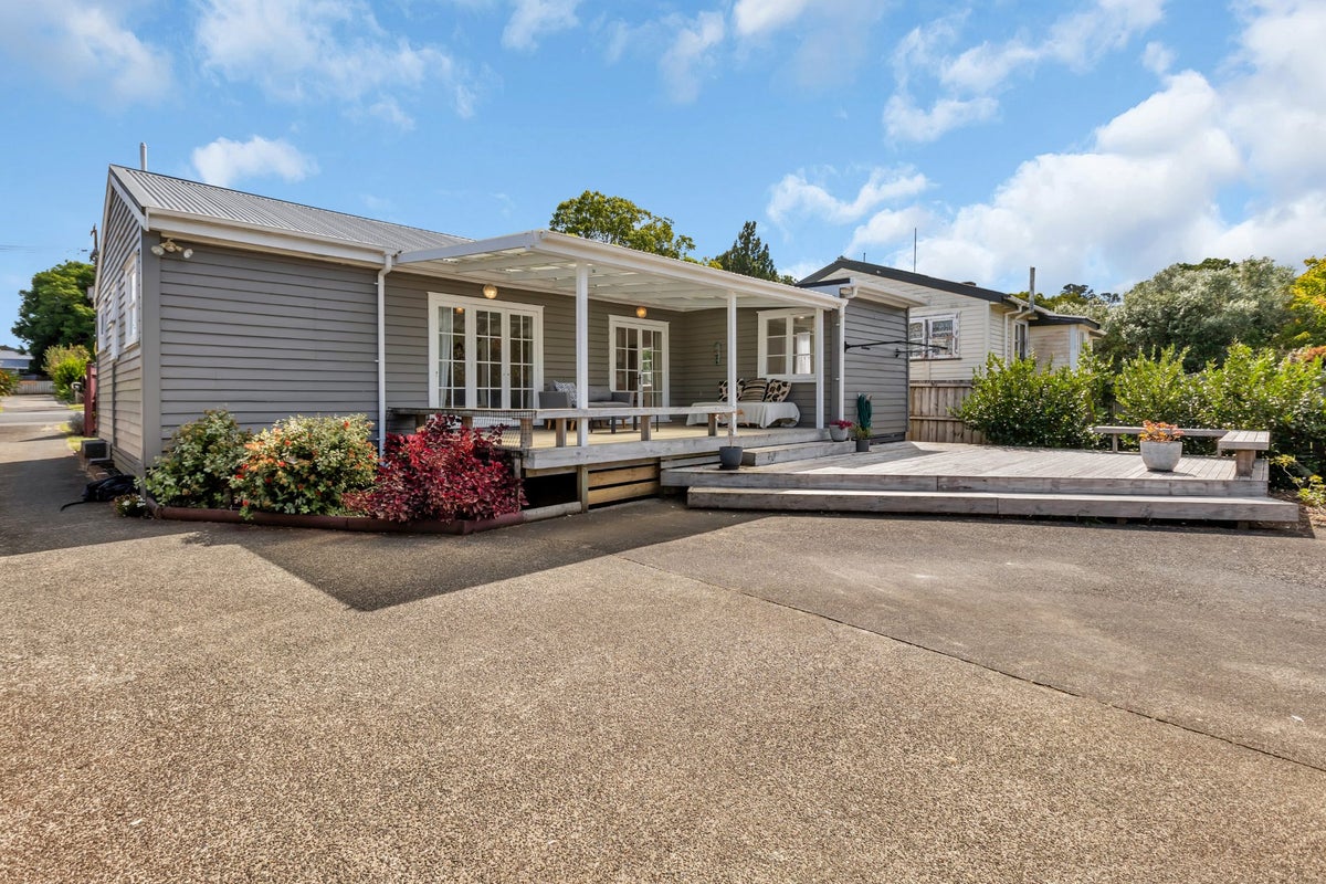 16 Moody Avenue, Whau Valley, Whangarei - Carousel 1