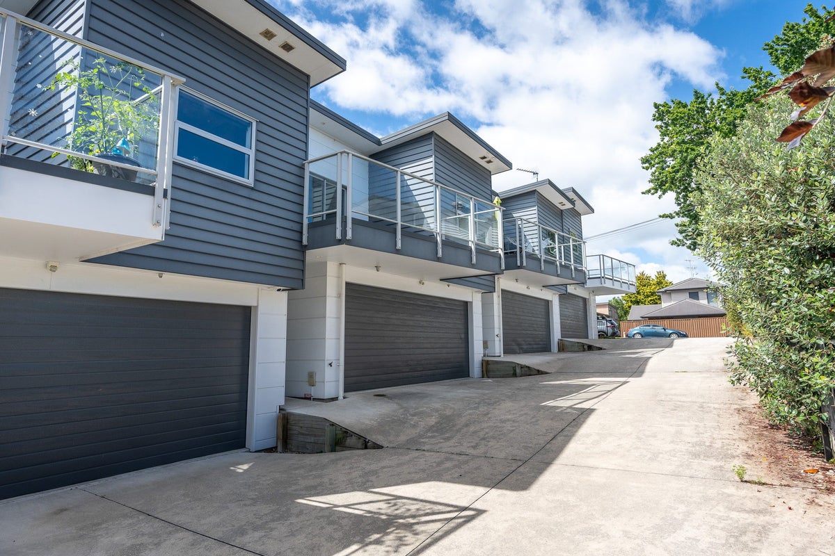 3/6 Dyer Street, Whitiora, Hamilton - Carousel 13