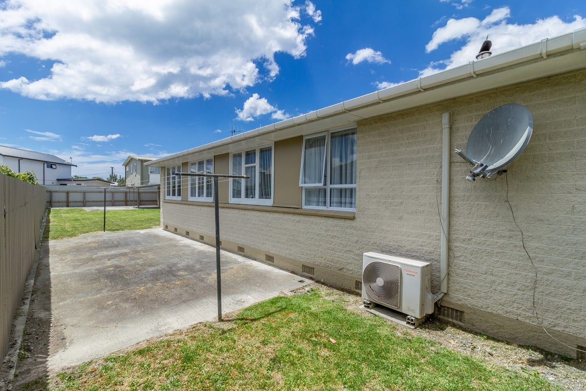 9 McLaren Crescent, Onekawa, Napier - Carousel 15