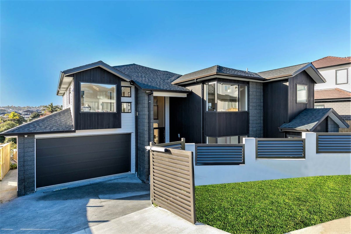 11 May Potter Close, Oteha, Auckland - Carousel 1