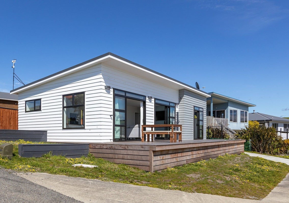 36A Guthrie Crescent, Castlepoint - Carousel 1